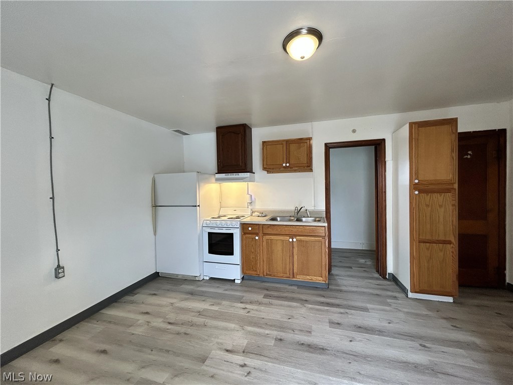 1120 Main St unit #6 – photo 3
