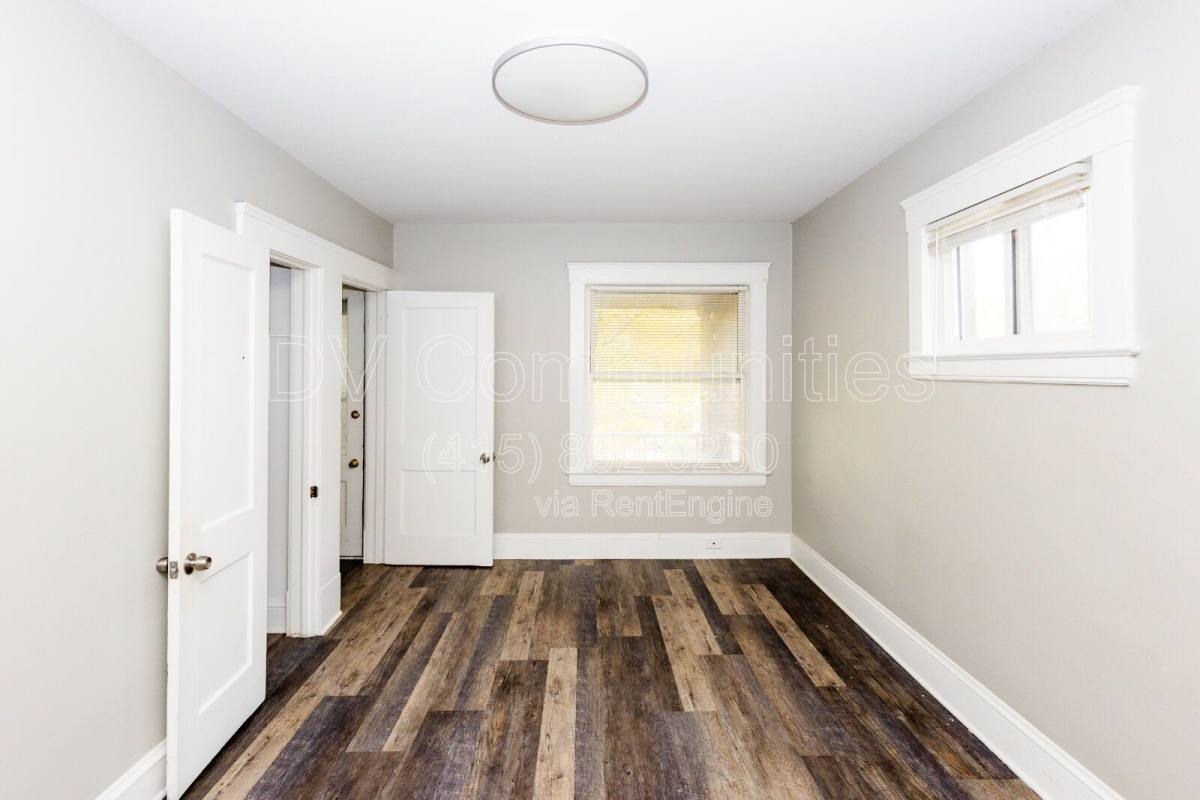 2081 Halstead Ave unit UP – photo 2
