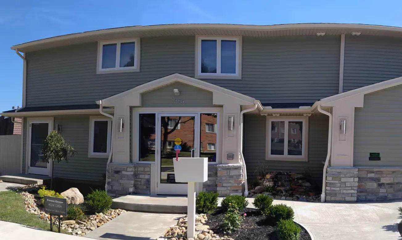 Huntington Woods Apartments – photo 2
