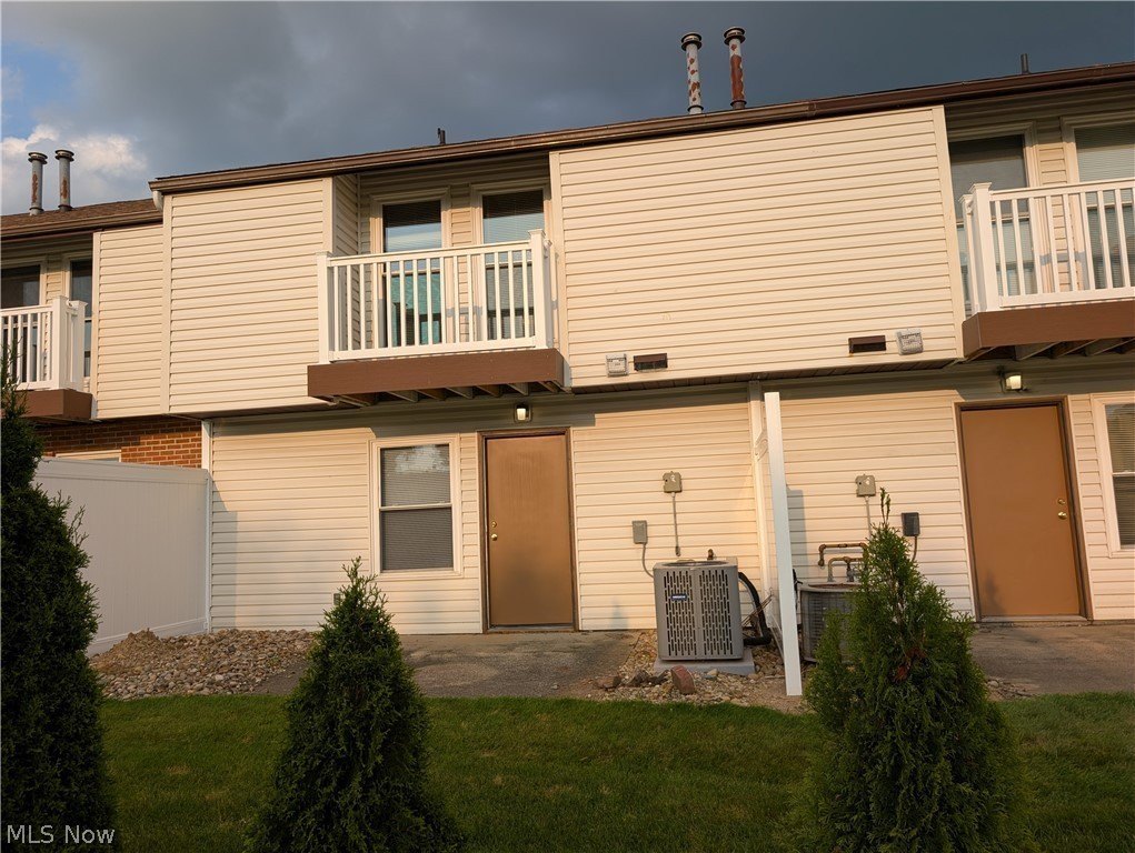 1563 Whitehall Blvd – photo 3