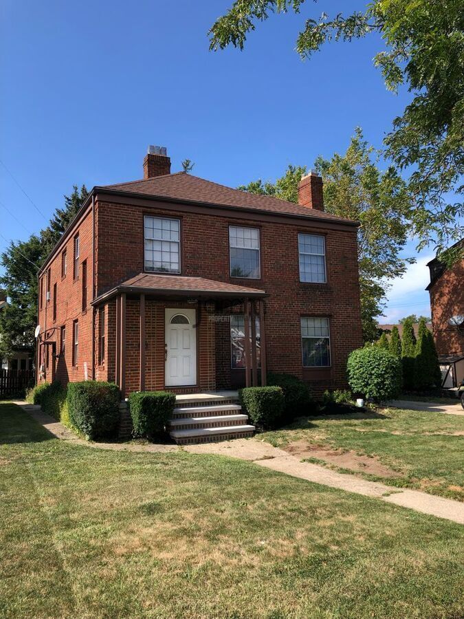 17724 Hilliard Rd – photo 2