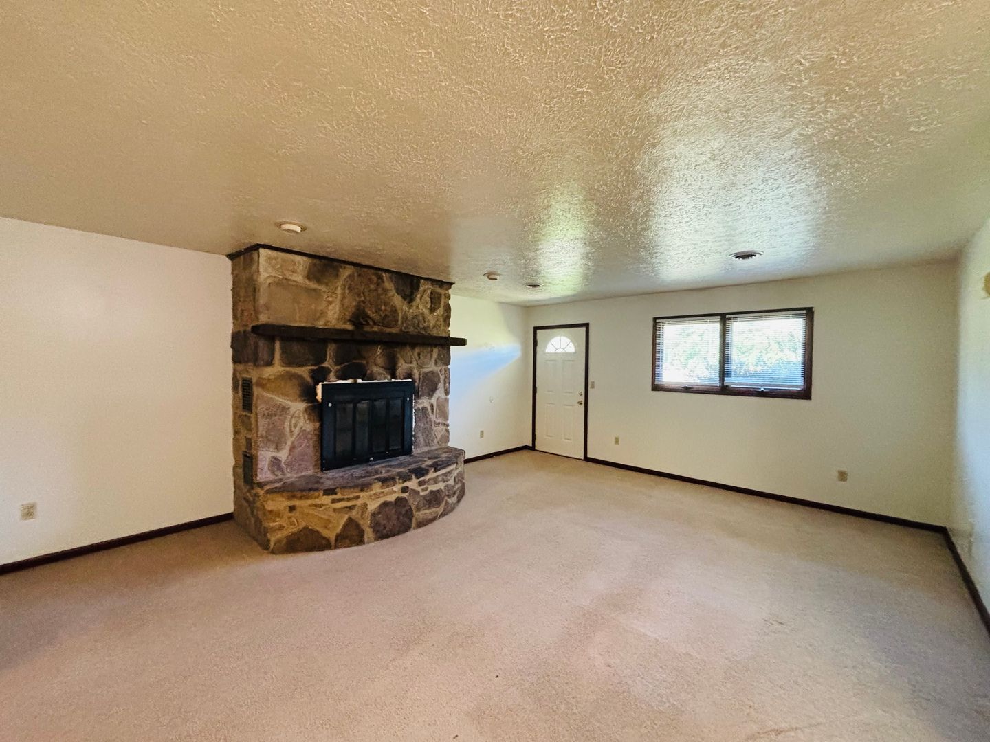 4402 Riffe St – photo 4