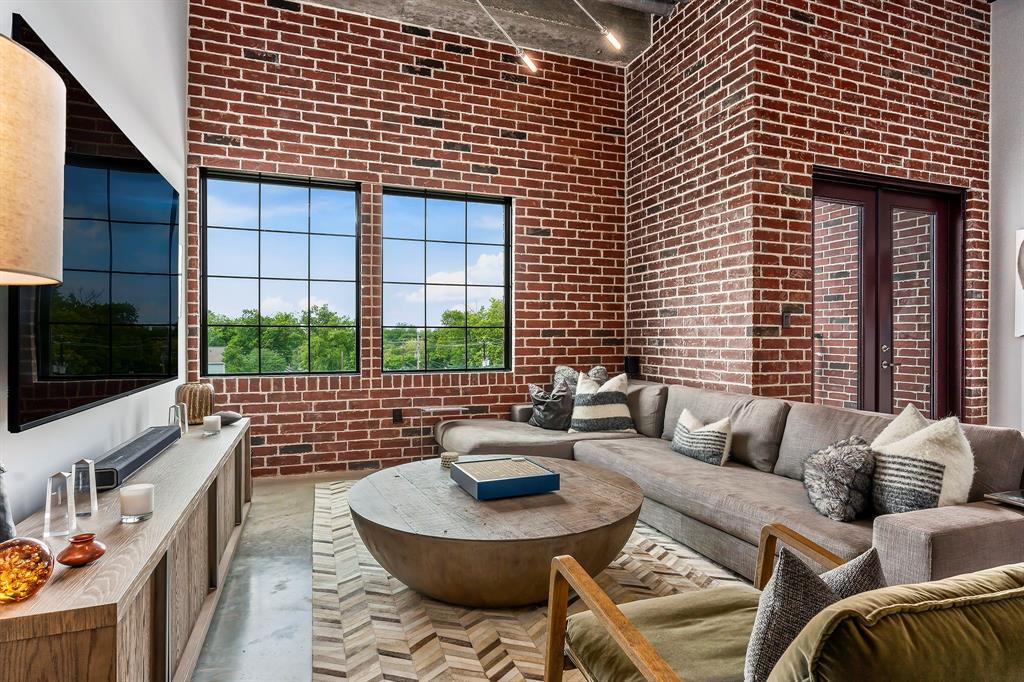 1111 Studewood St unit ID70221 – photo 3