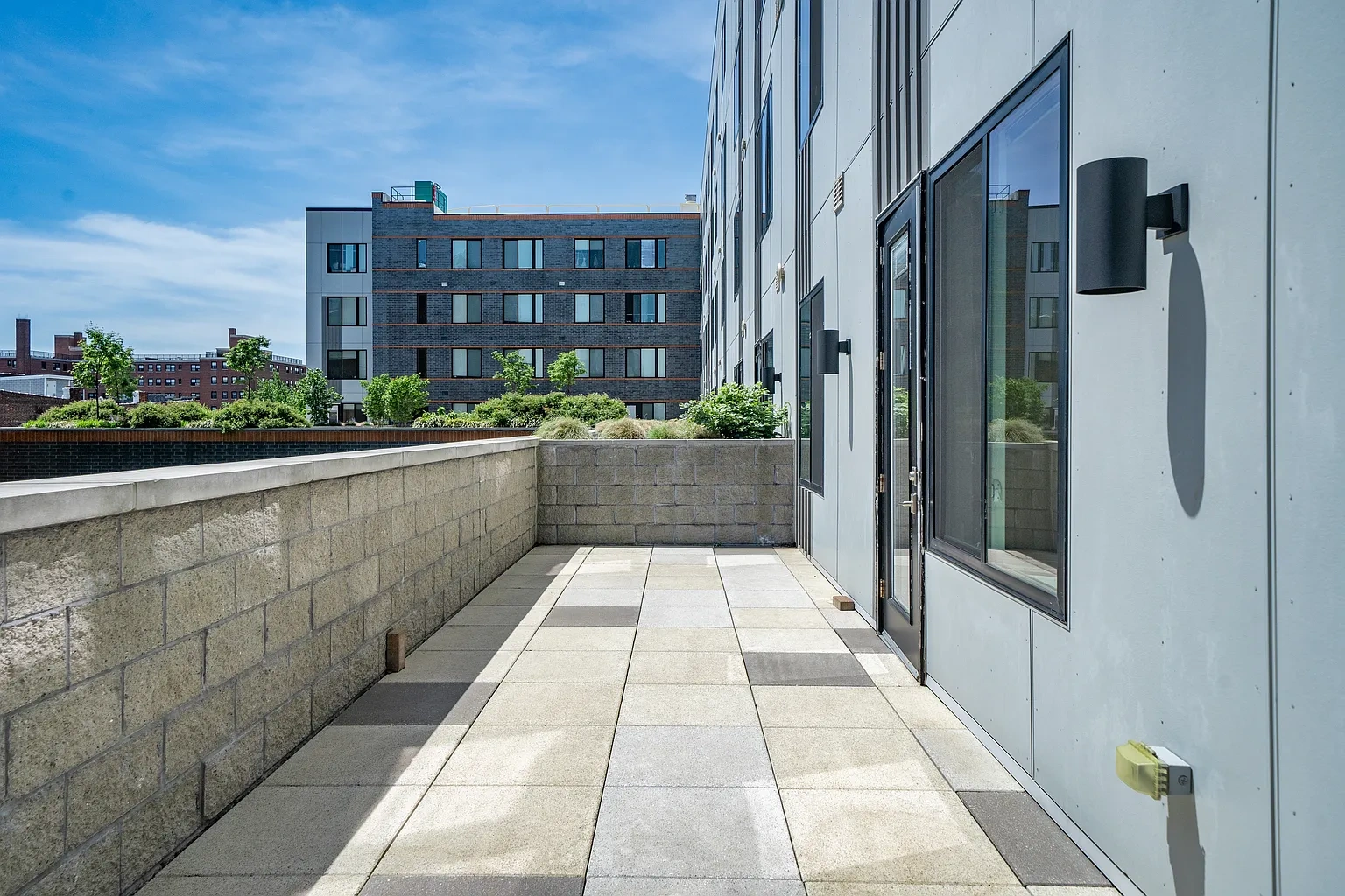 19 East – photo 5