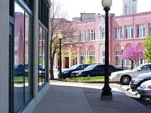 Drake Plaza Apartments – photo 1