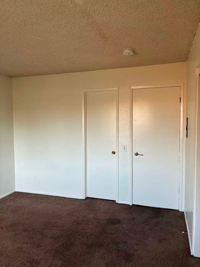 1086 Stanley Ave unit 202 – photo 4