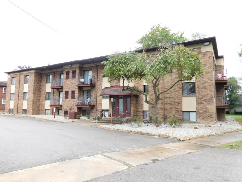 1860 Mahoning Ave NW unit Unit 306 – photo 1