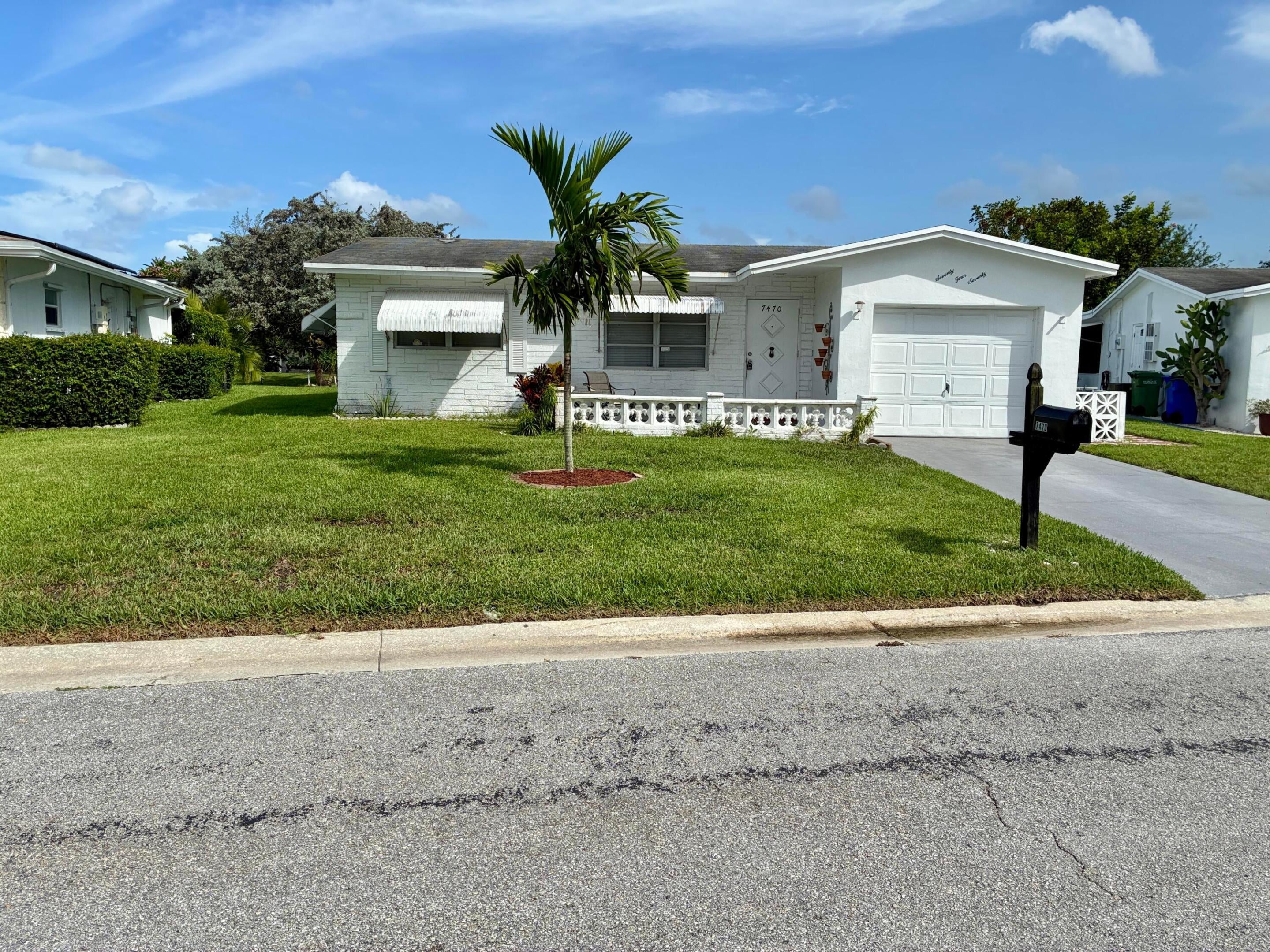 7470 NW 7th Pl – photo 1