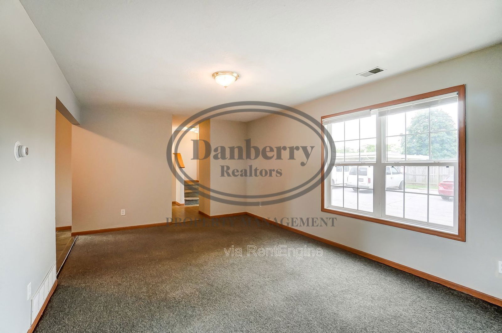 1103 N Byrne Rd – photo 5