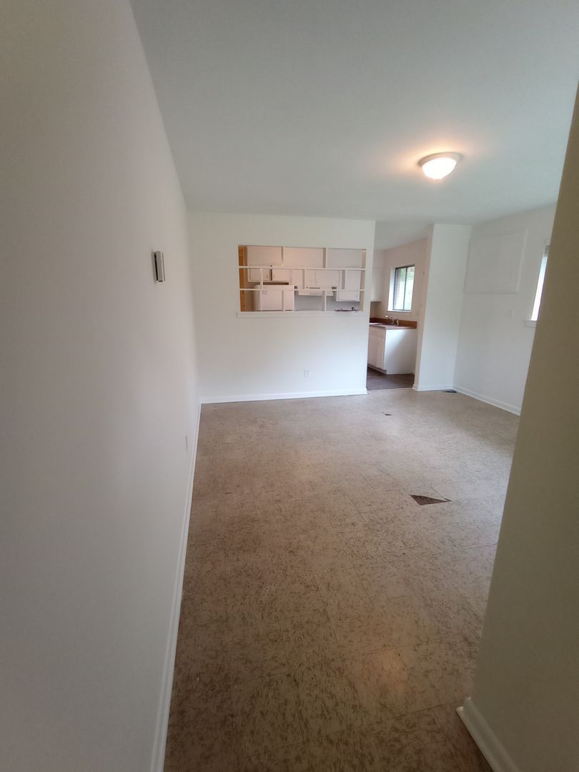 936 Fortwood St unit 1 – photo 4
