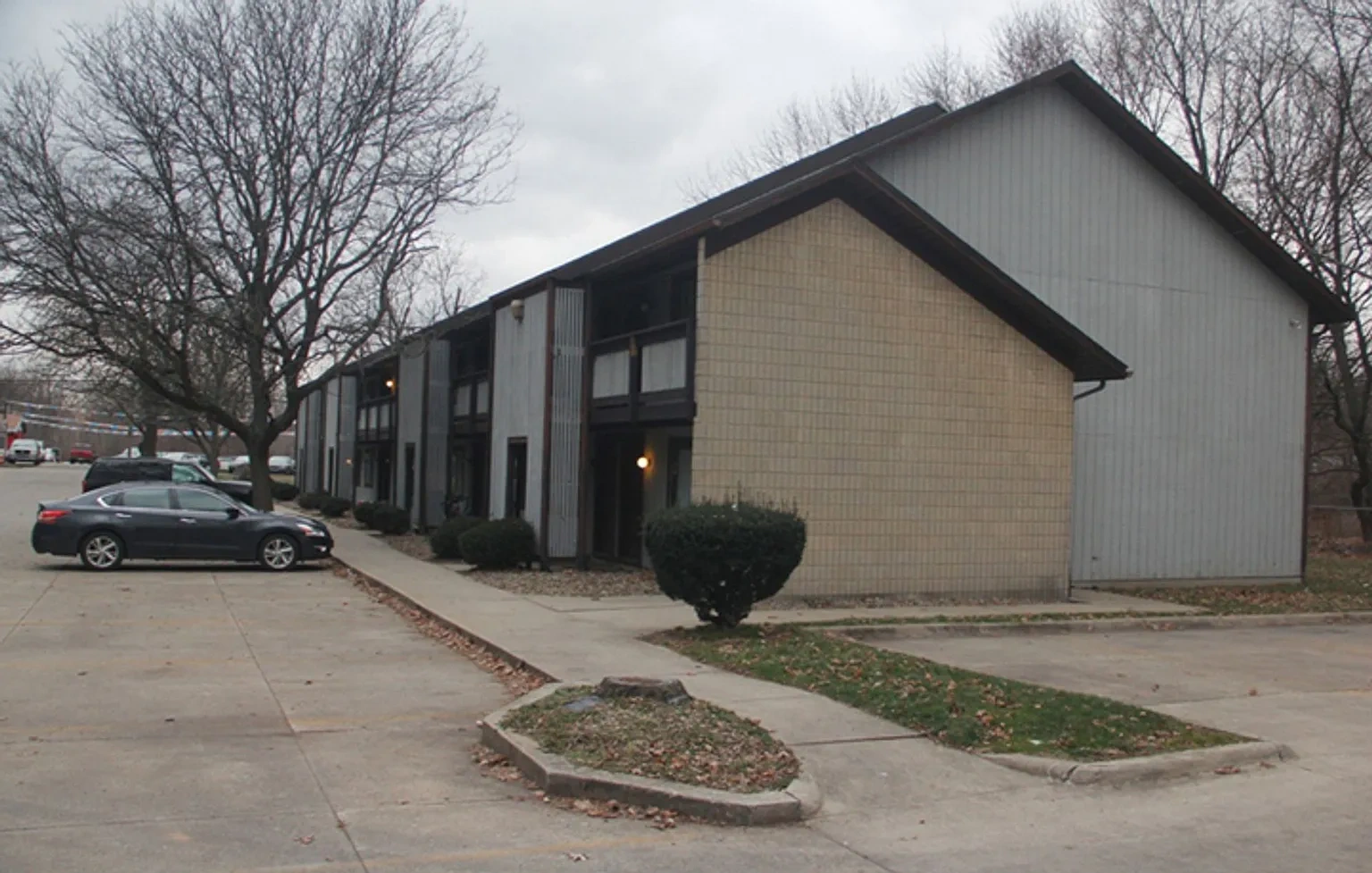 1809 - 1815 South Arlington Street – photo 2