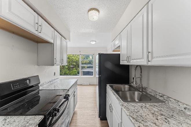 2762 Noble Rd – photo 4