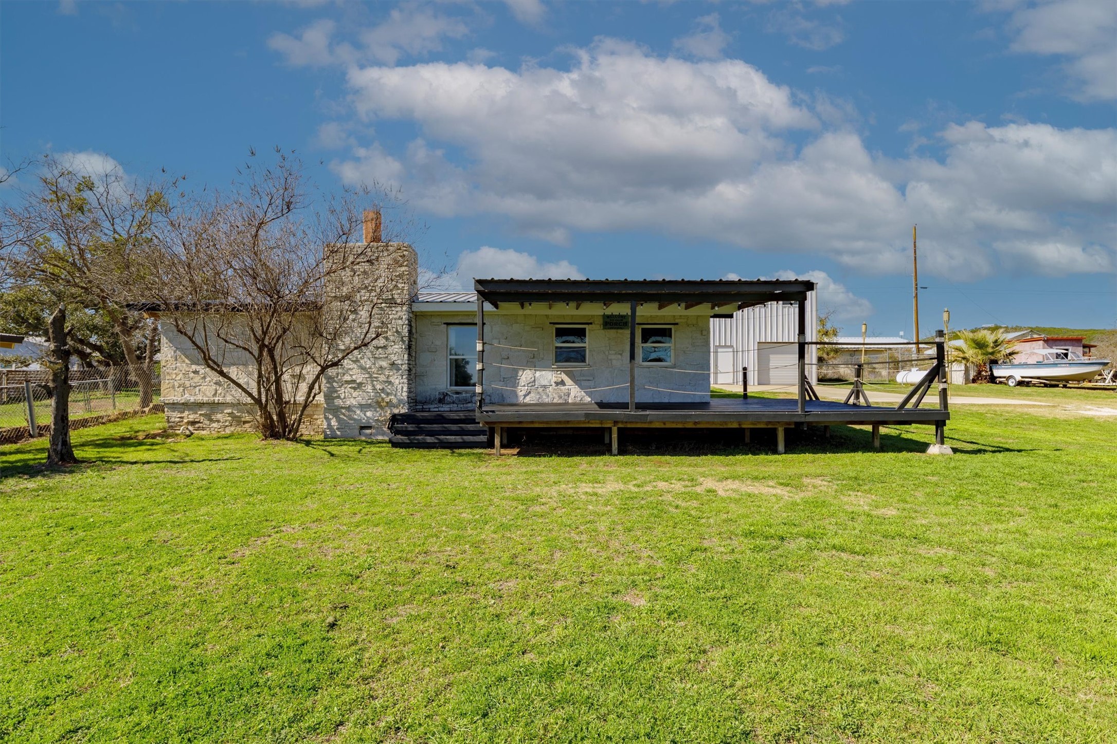 110 Lakewood Dr – photo 4