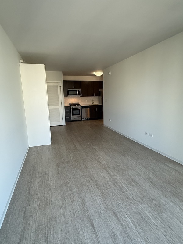 152 W Superior St – photo 5