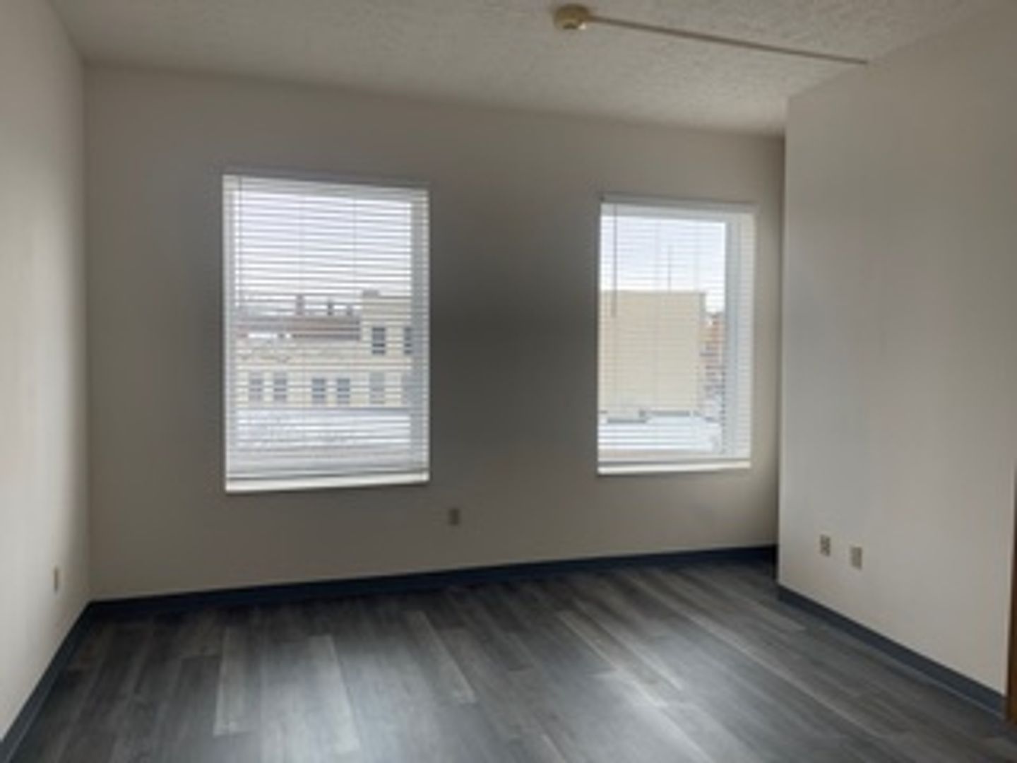 1 E Main St unit EX- WAITING LIST – photo 3