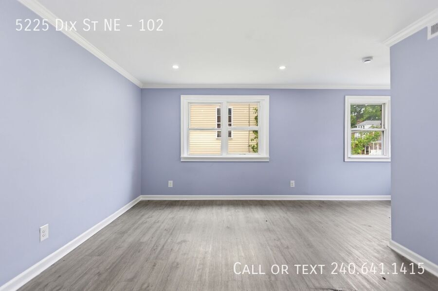5225 Dix St NE – photo 1
