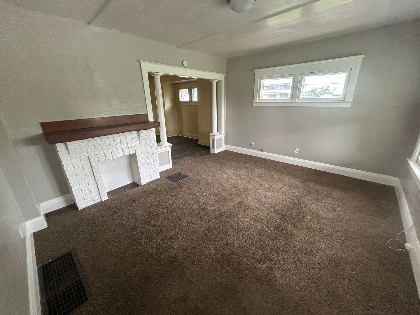 948 White St. – photo 2