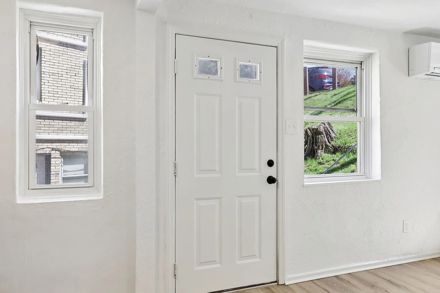 Charming 1, 2, and 3-Bedroom Townhomes in a Quiet Pittsburgh Neighborhood – photo 5