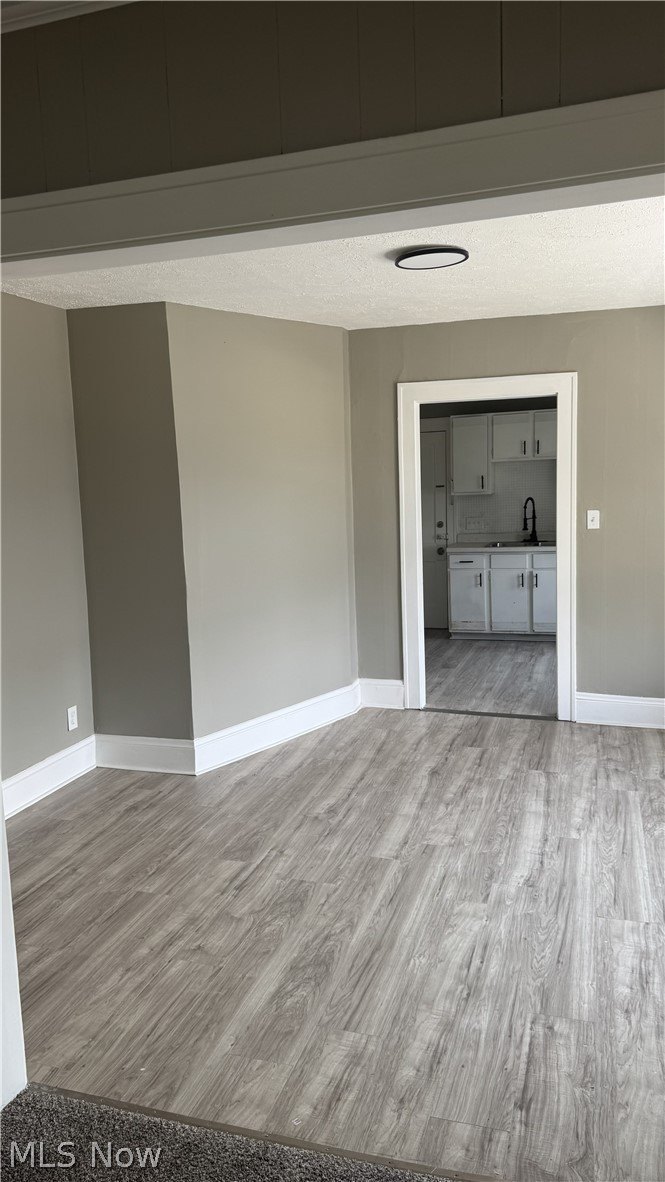 8502 Grand Division Ave – photo 5