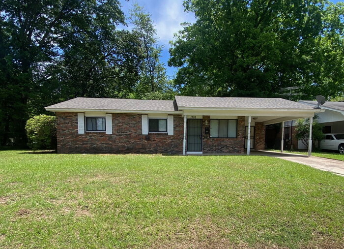 1305 Collins Dr – photo 1