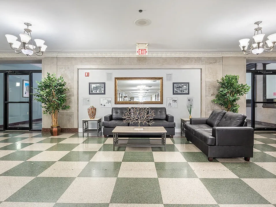 Commodore Perry Apartments – photo 2