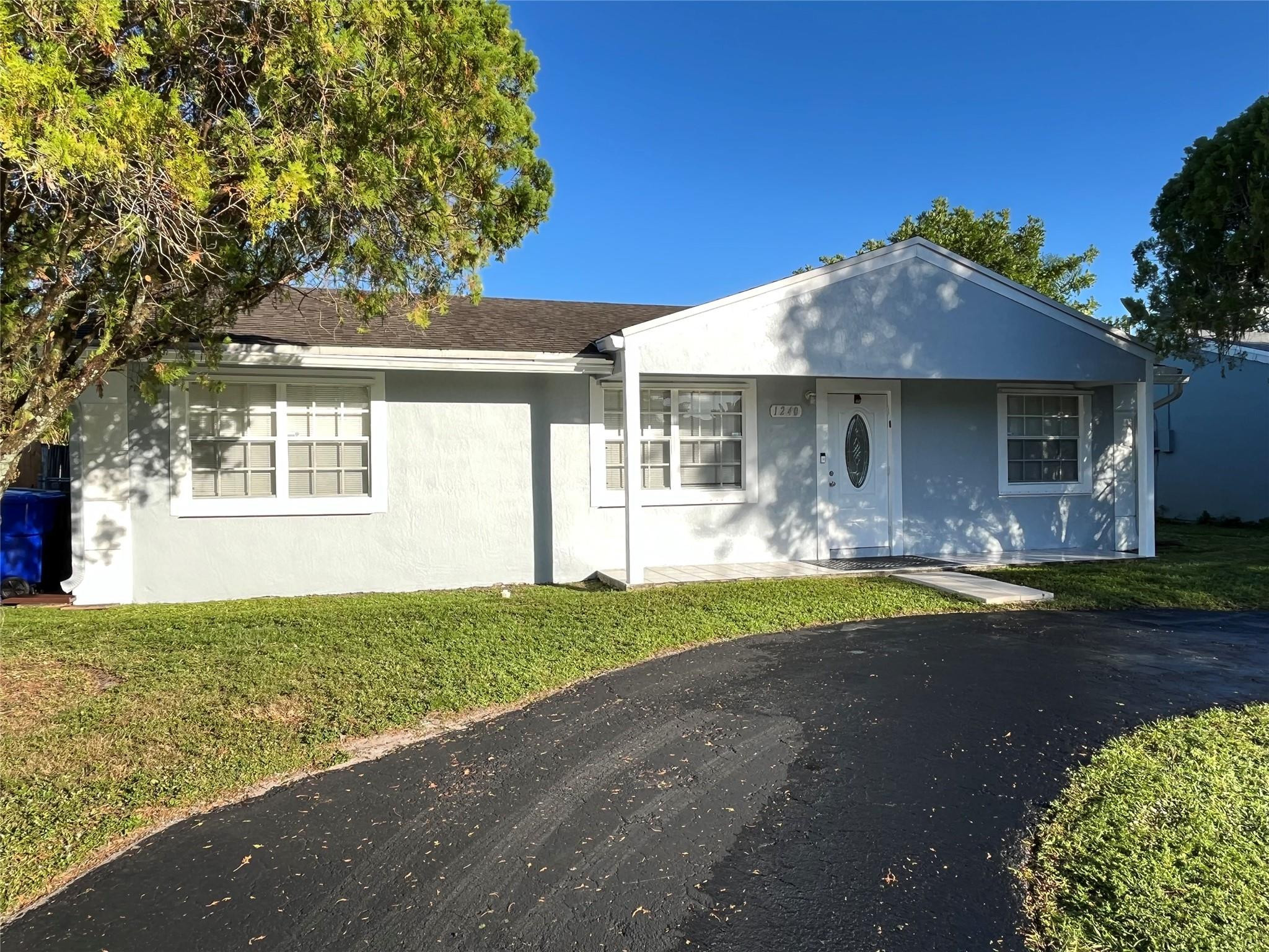 1240 SW 73rd Ave – photo 3