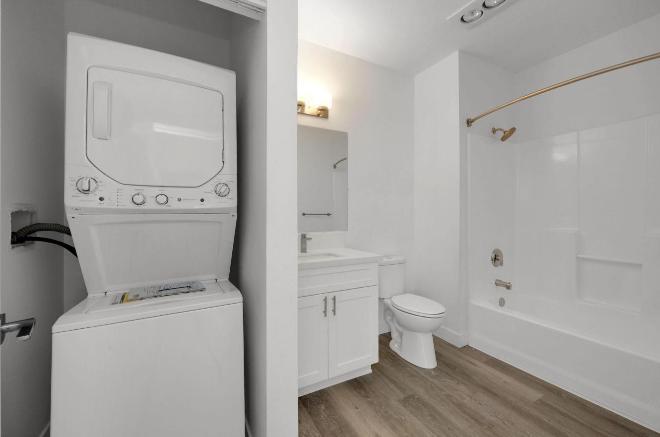 255 W Broadway – photo 4