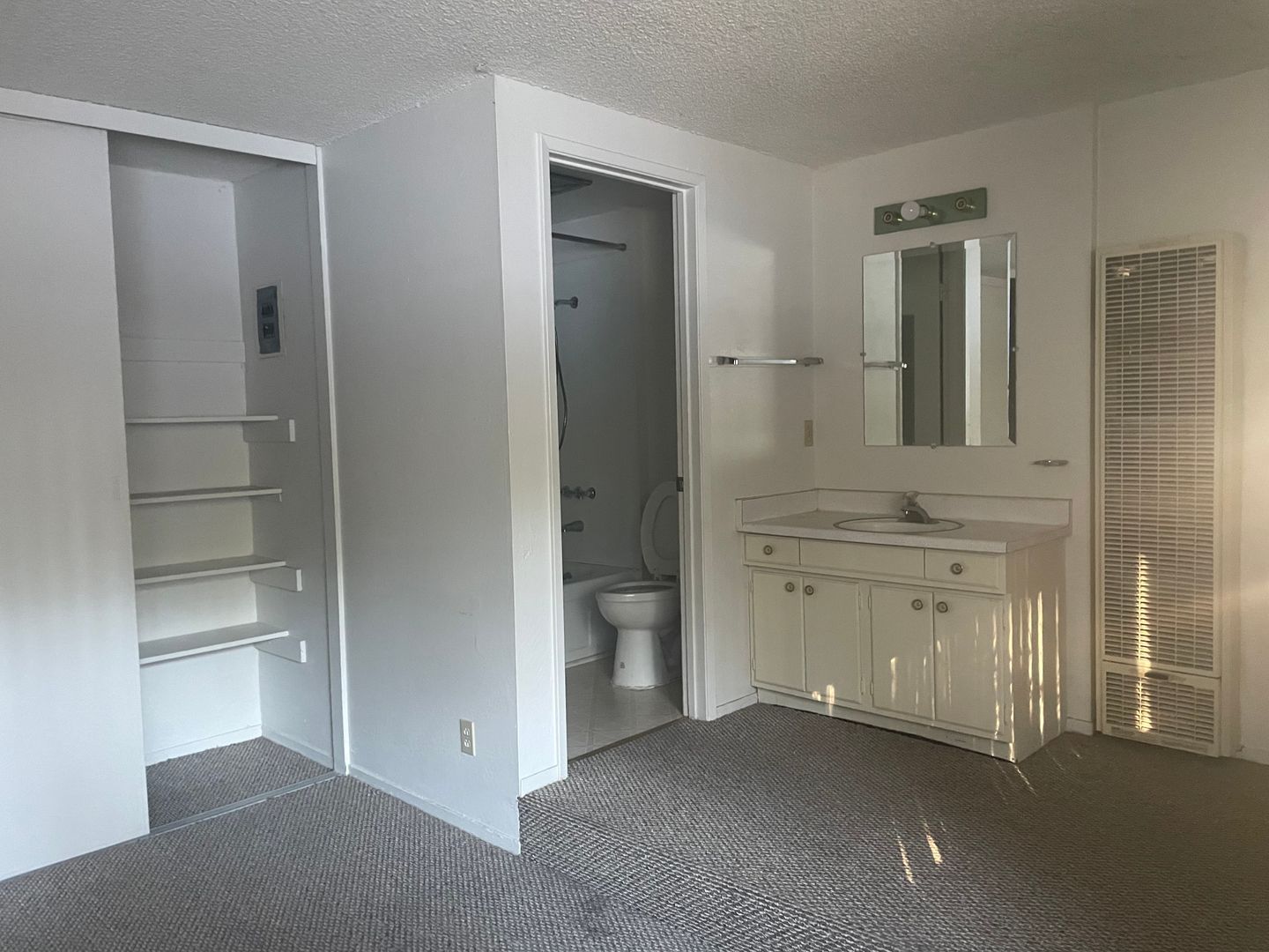 1108 3rd St unit Unit 3 – photo 2