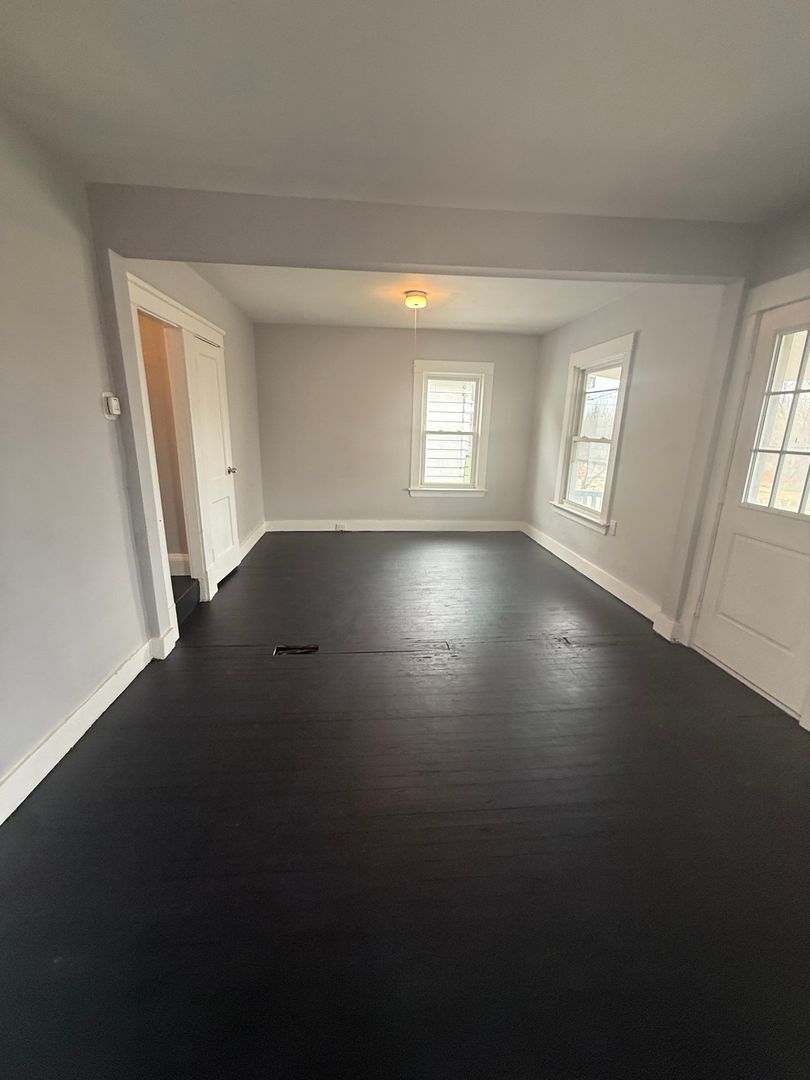 15718 Holmes Ave unit up – photo 5