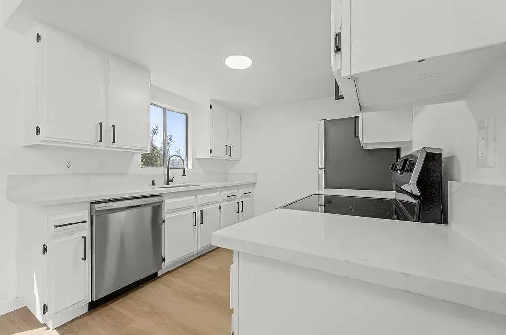 Monterey Apartments – photo 1