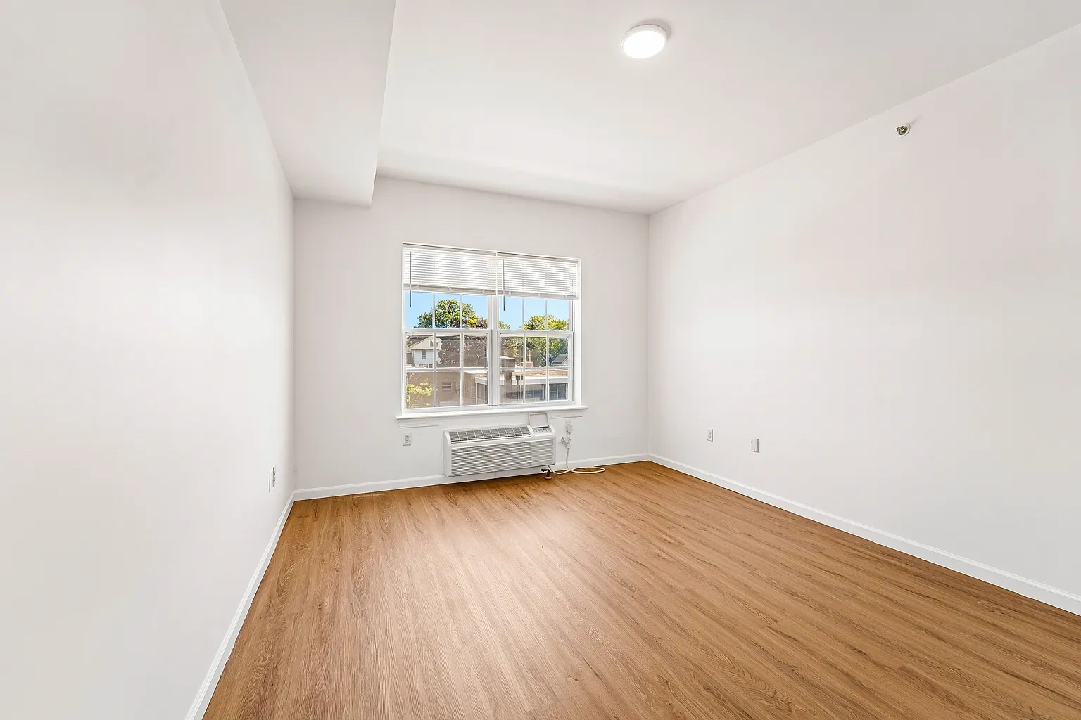 111 Glenwood – photo 1