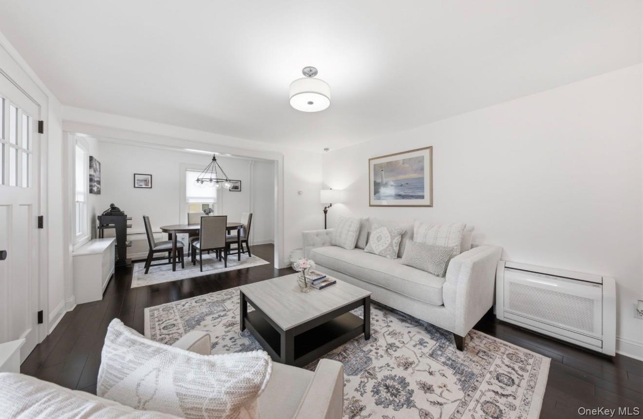 8 Rosewood Ave – photo 3