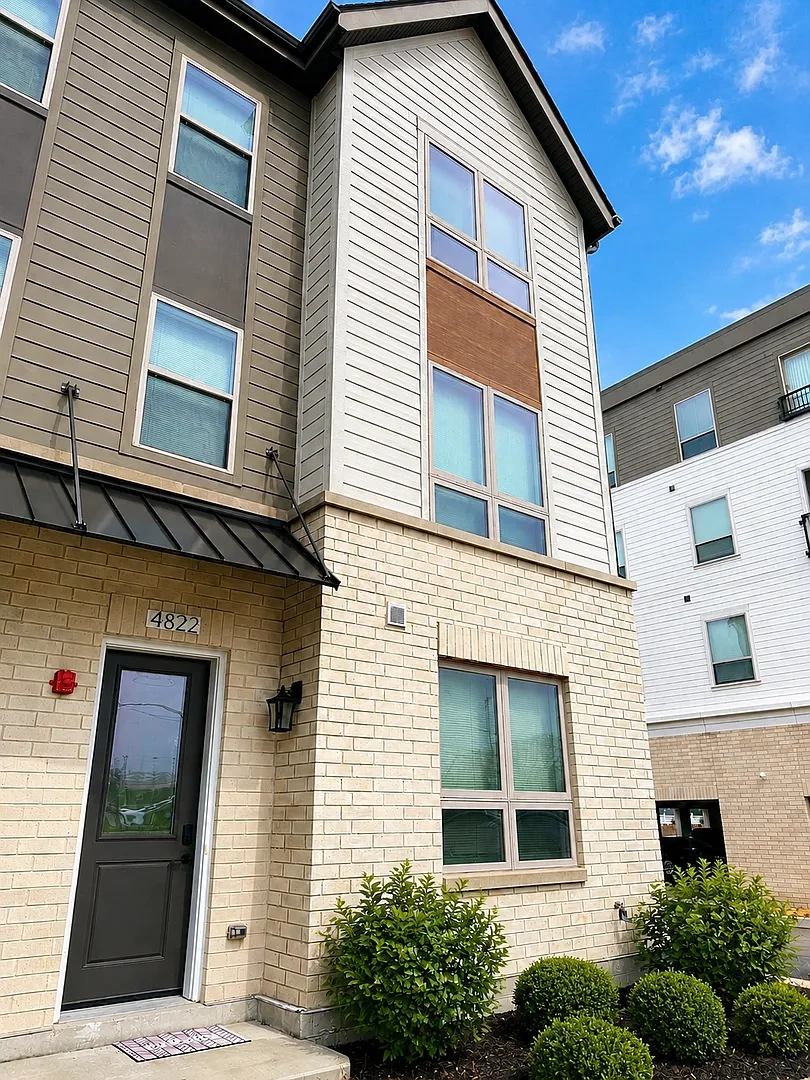 One Fifty Seven Oak Forest – Floor plan
