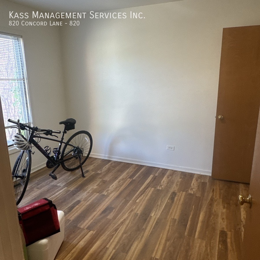 820 Concord Ln – photo 4
