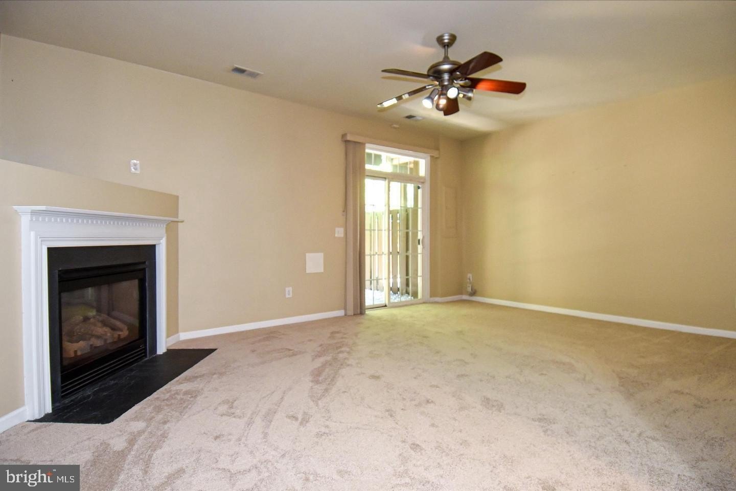 7810 Locust Leaf Ln – photo 5