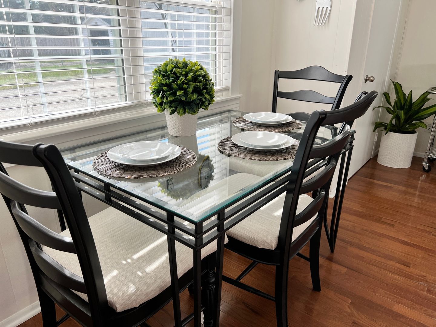2143 Winston Ave – photo 2