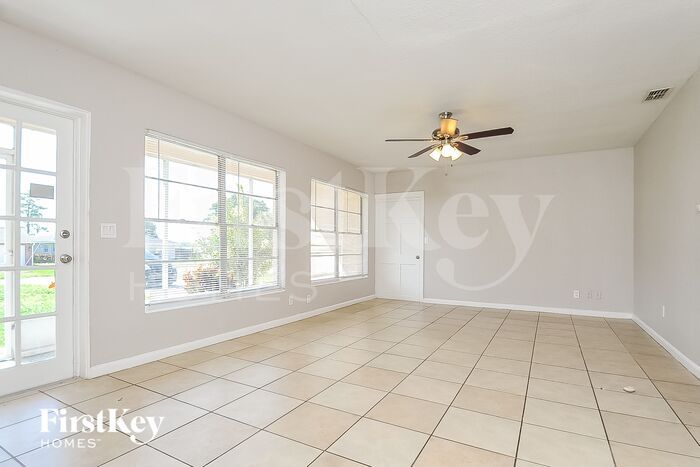1715 N Lake Shipp Dr – photo 3