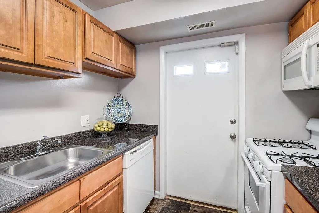 Northwest Crossing Apartment Homes – photo 4