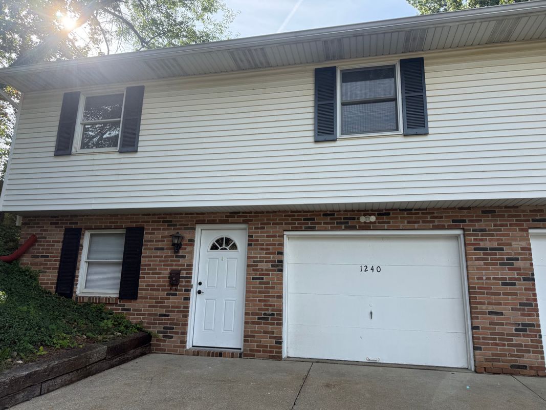 1240 Cottage Pl NW – photo 1