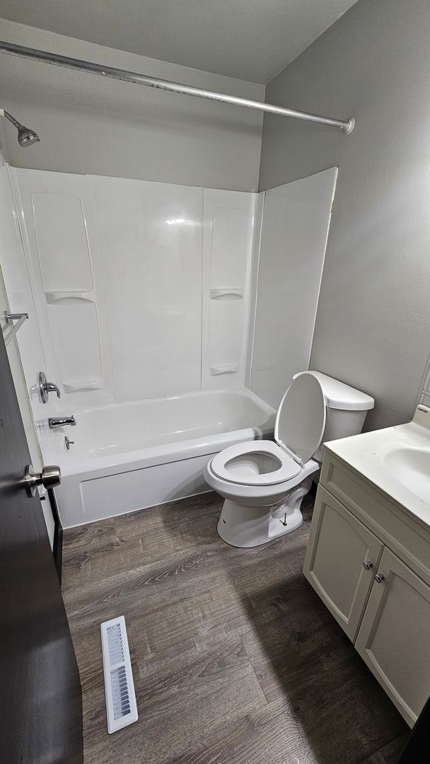 126 Poplar St unit #4 – photo 4