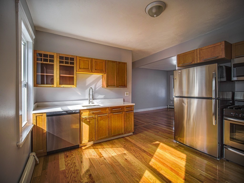 46 Glendale St unit 3 – photo 2