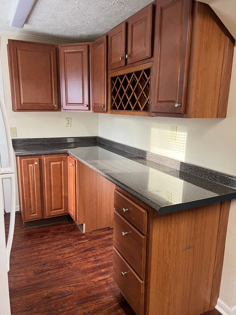 239 E Montrose St – photo 5
