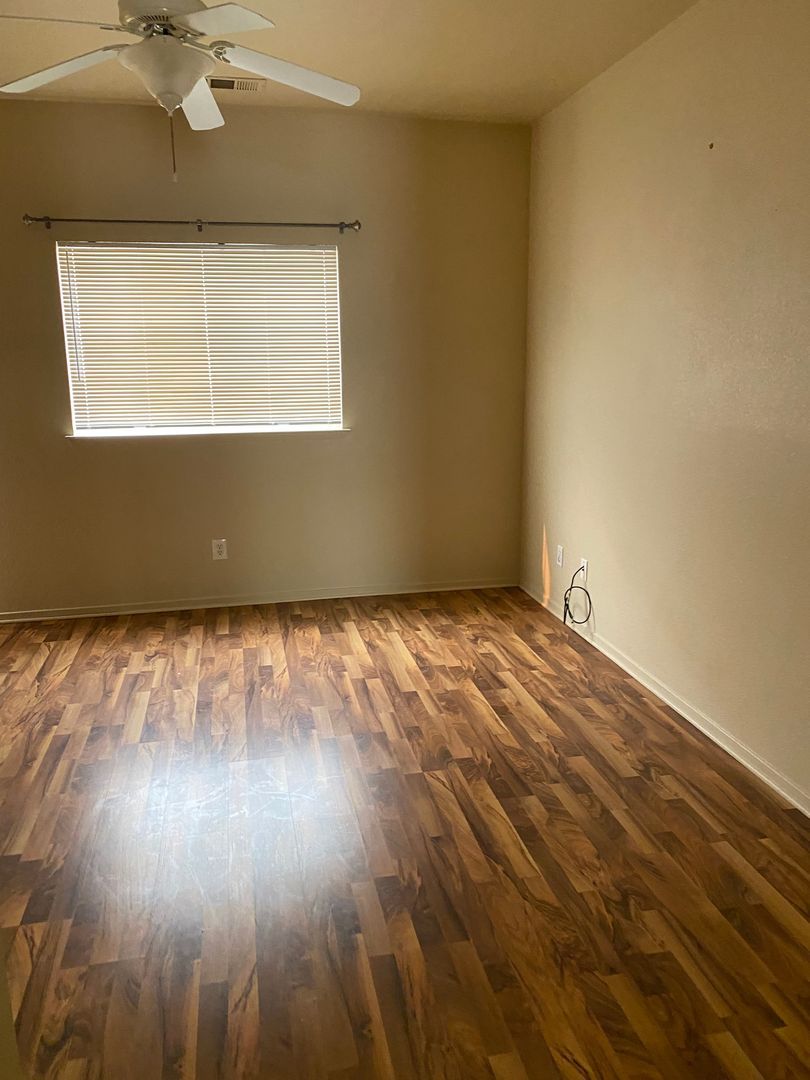 3892 Rhonda Rd unit 3892- 2 – photo 5