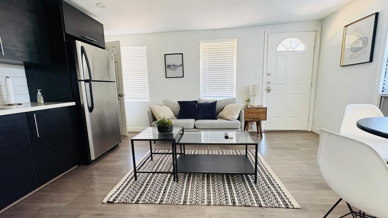 1038 Ashland St unit 5 – photo 5