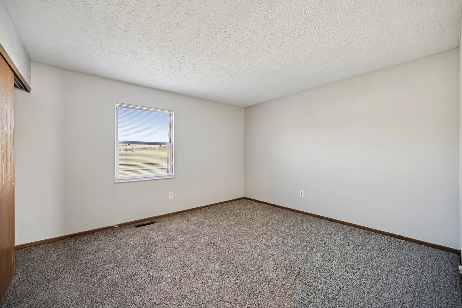 THE WILLOWS APARTMENT COMMUNITY – photo 1