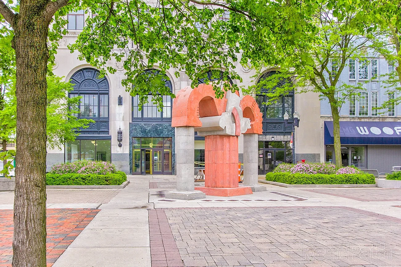 43 Town Square – photo 5
