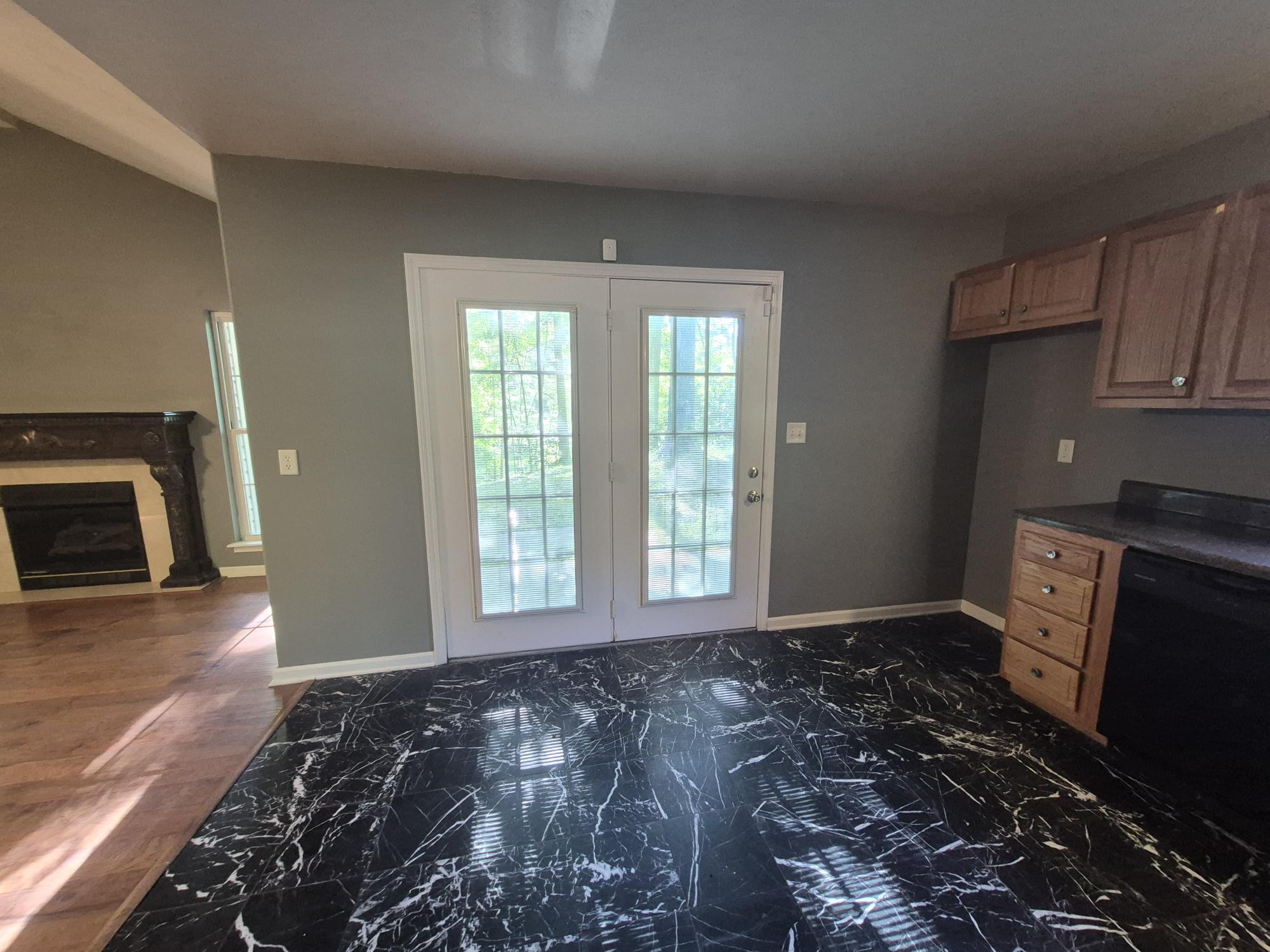 712 Michael Dr – photo 2
