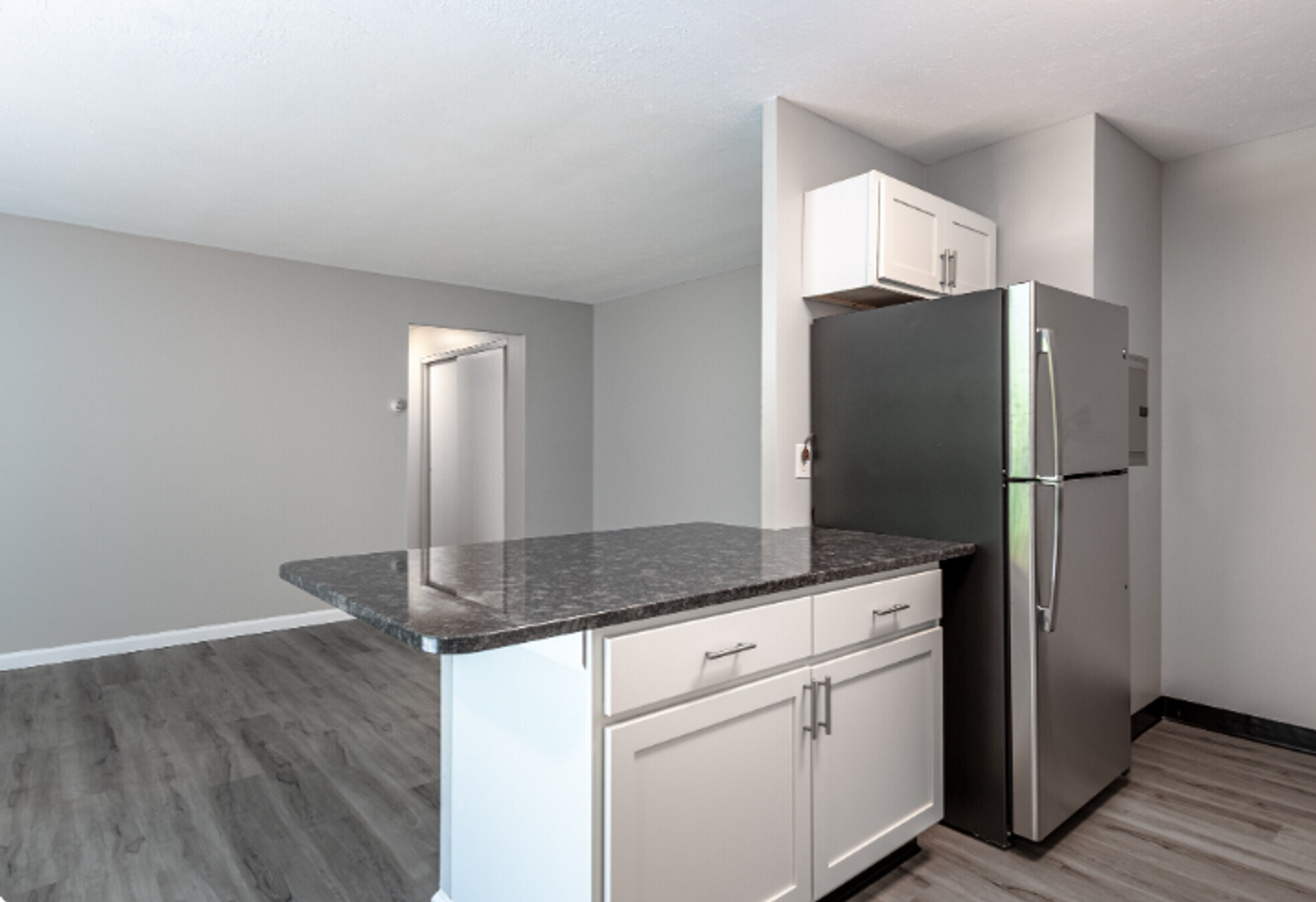 7945 Mentor Ave – photo 3