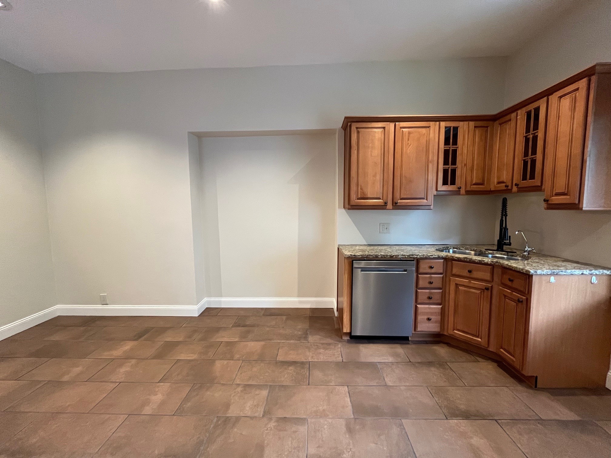 347 Stratford Ave unit # 1 – photo 5