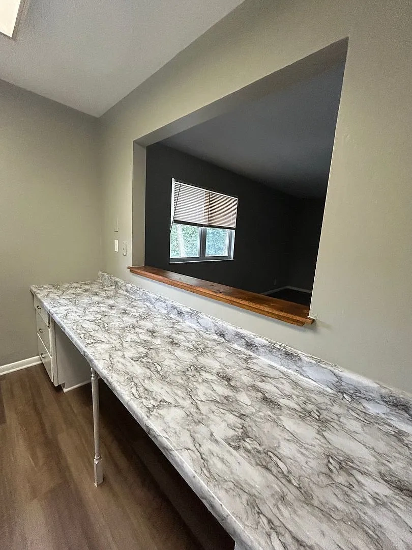 Hikes Point Apartments – photo 5